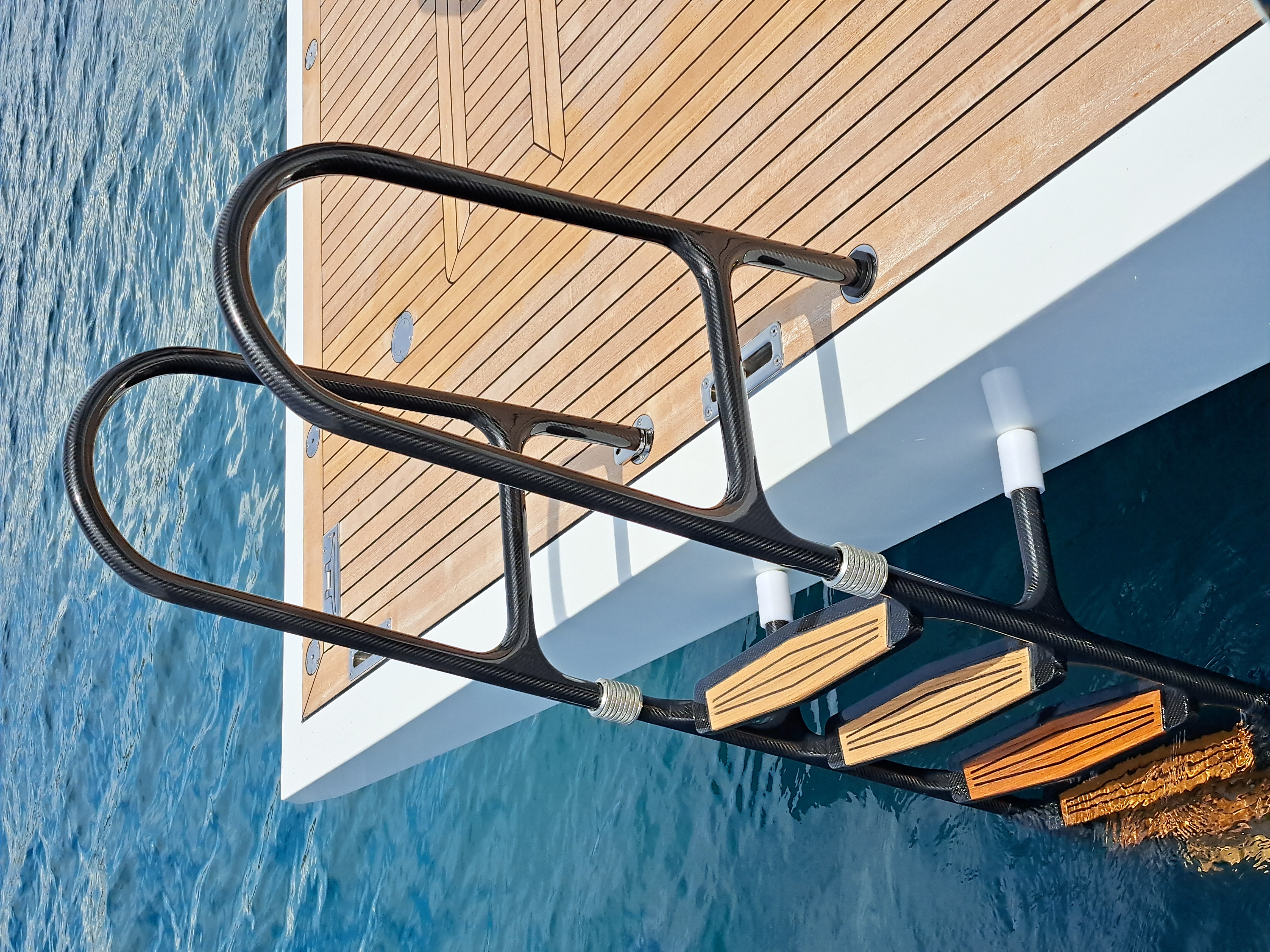 Carbon fiber swimming ladder — detail